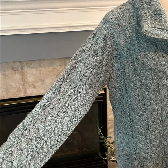 Aran Crafts mermaid Blue Cable Knit Cardigan 100% merino wool sz medium Ireland - Picture 4 of 9